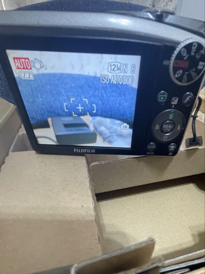 美品】FUJIFILM FinePix F50fd シルバー 箱付き - メルカリ