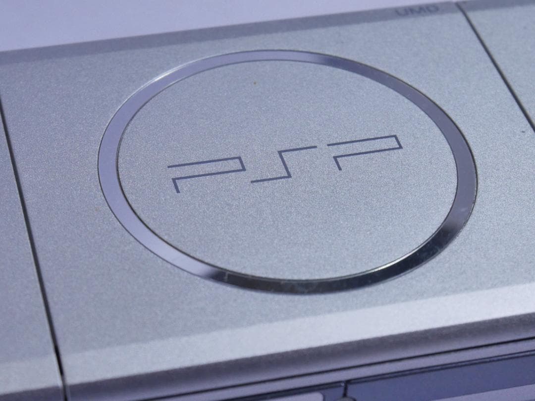 動作確認済　PSP3000 本体 ミスティックシルバー　付属品揃い