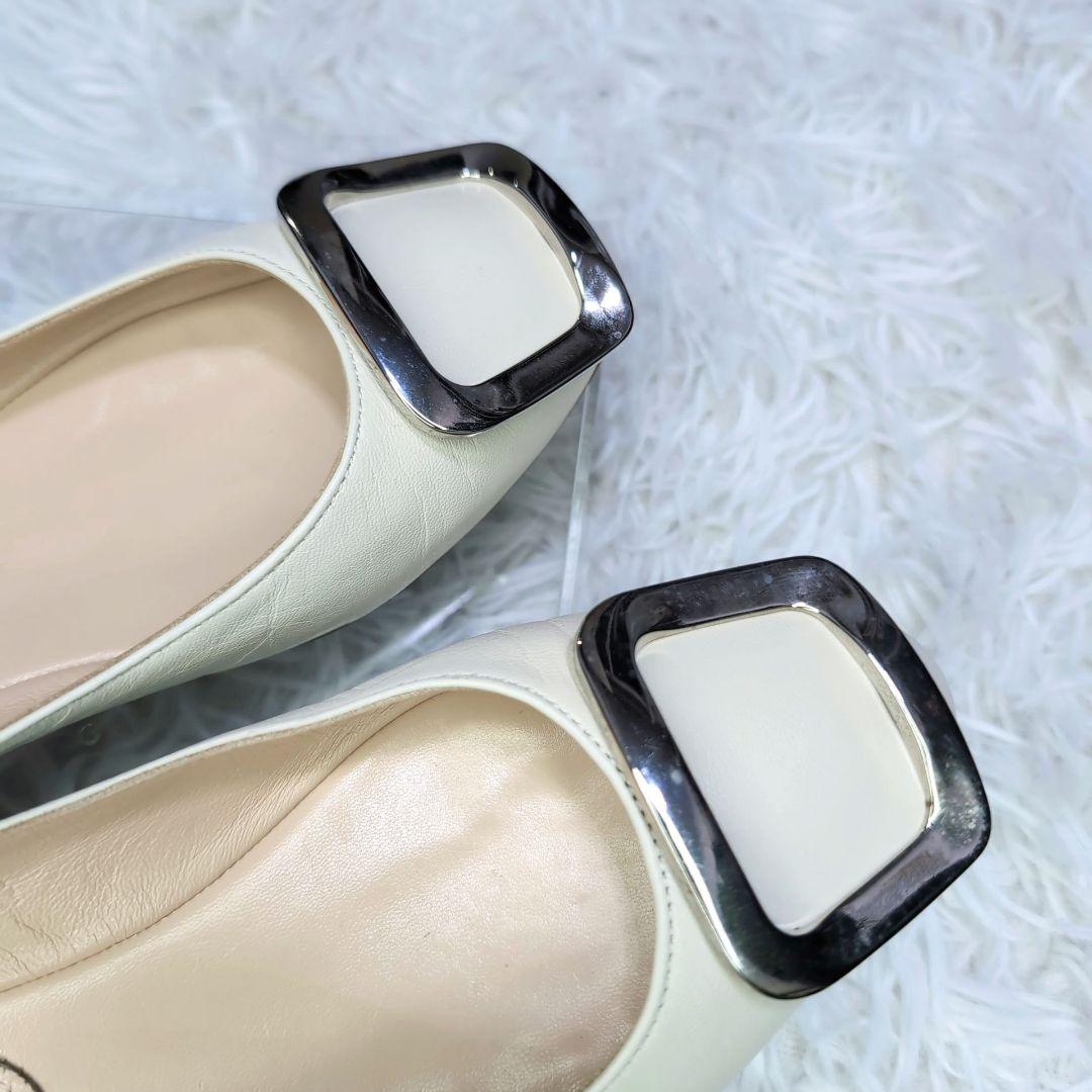 超美品✨️ファビオルスコーニ　パンプス　アイボリー　35 バックル　ポインテッド