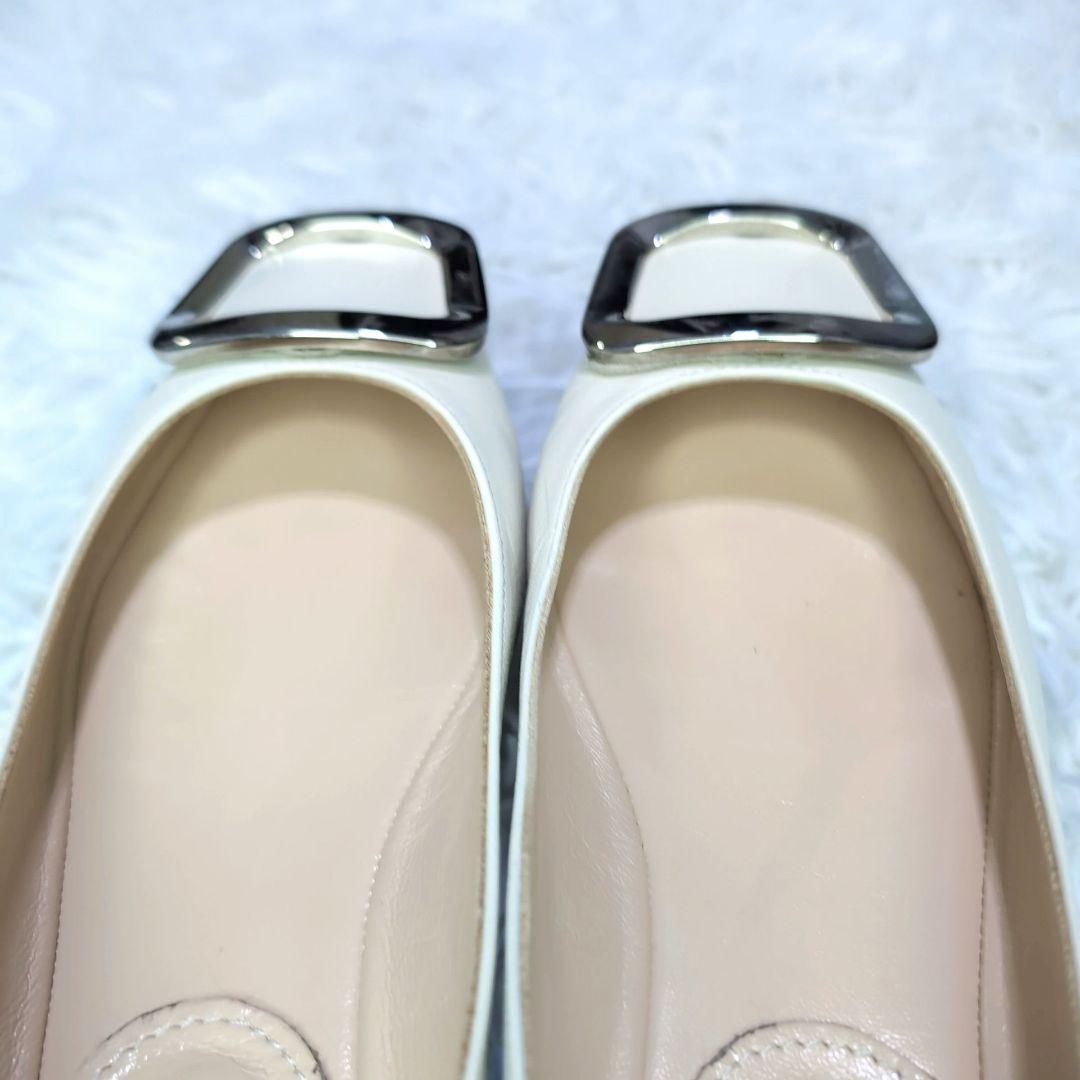 超美品✨️ファビオルスコーニ　パンプス　アイボリー　35 バックル　ポインテッド