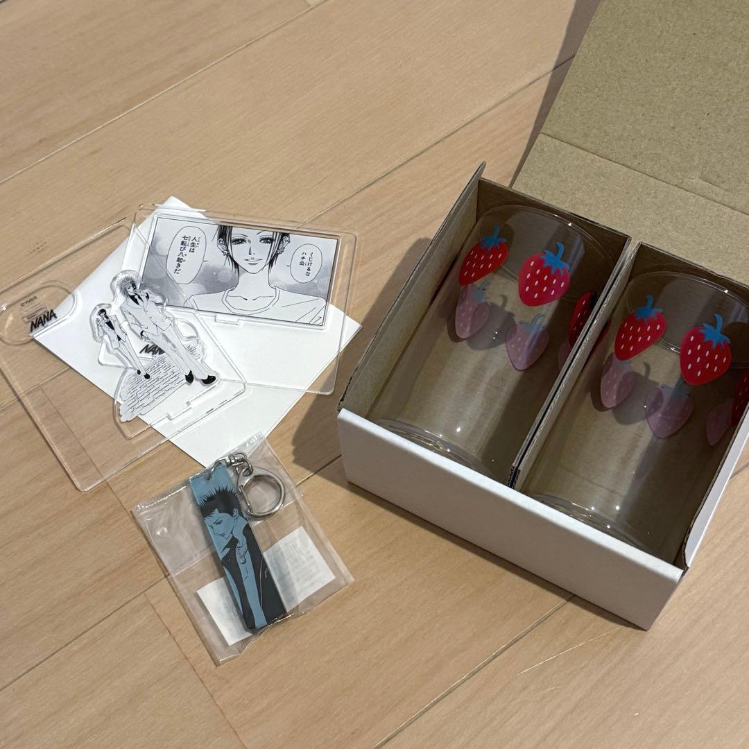 矢沢あい展 NANA公式グッズセット いちごペアグラス 蓮アクキー目立った傷や汚れなし