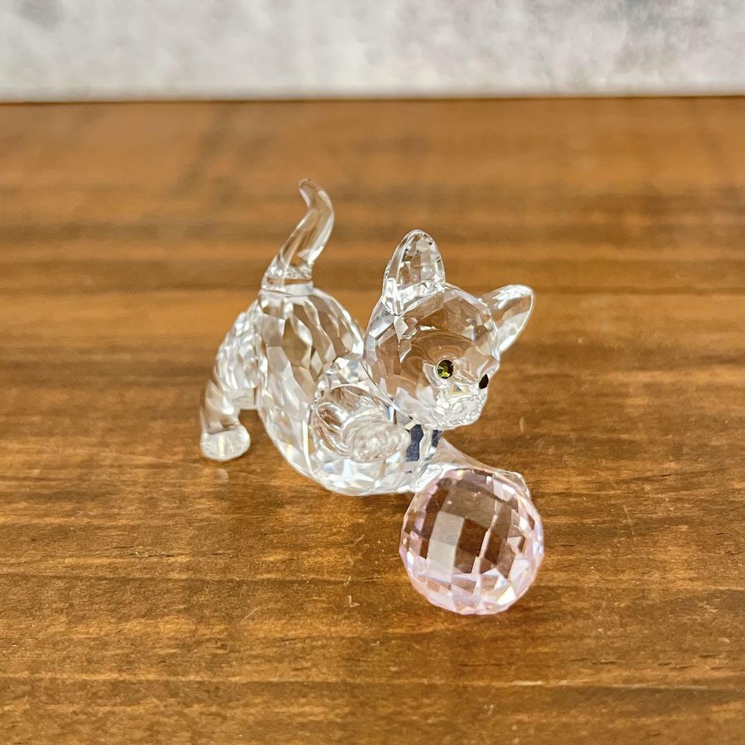 Swarovski スワロフスキー ボールで遊ぶ猫 ネコ ピンク 置物 Swarovski スワロフスキー ボールで遊ぶ猫 ネコ ピンク 置物