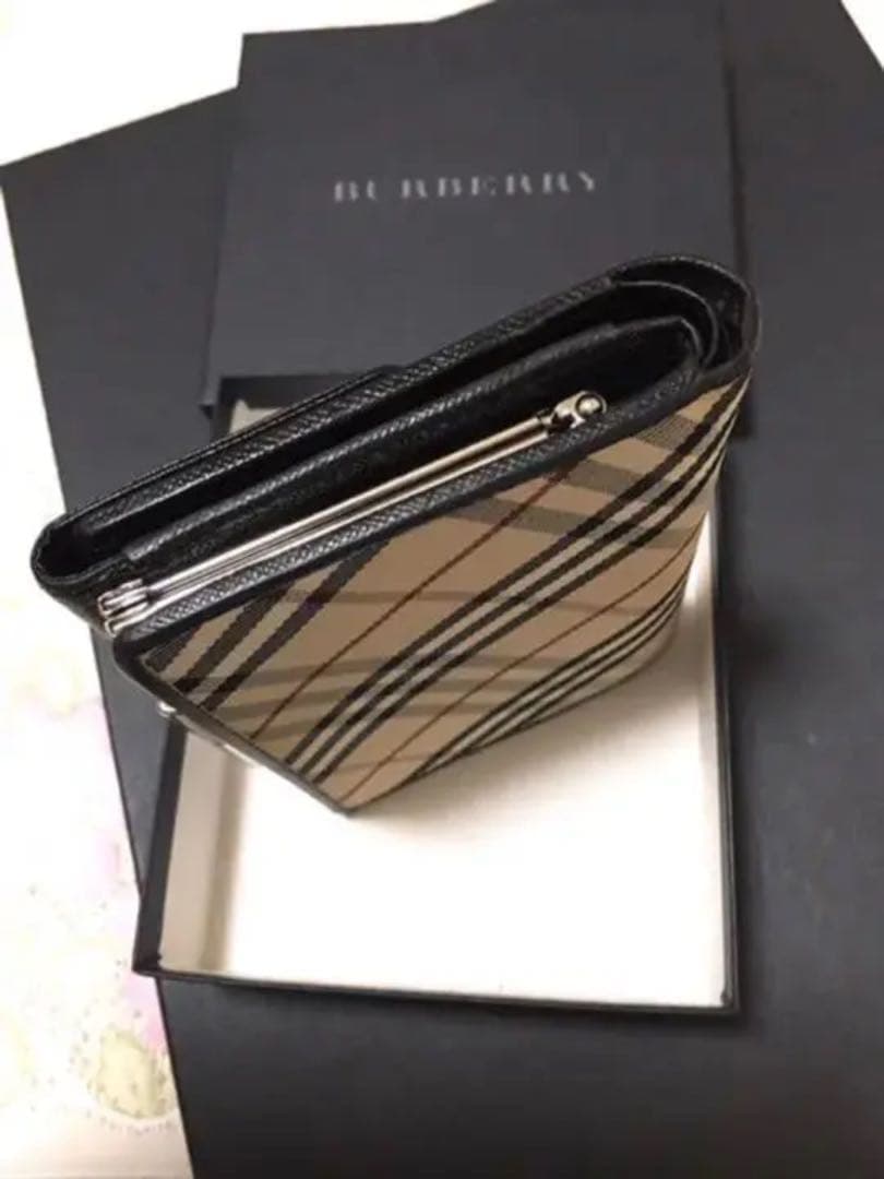 ◼️新品・未使用◼️日本製牛革　バーバリー　Burberry がま口　財布　ブラック