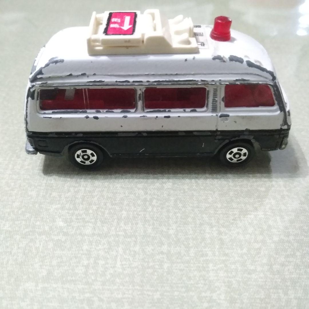 【高価値】 日産キャラバンパトカートミカ（日本製） メルカリ - ミニカー