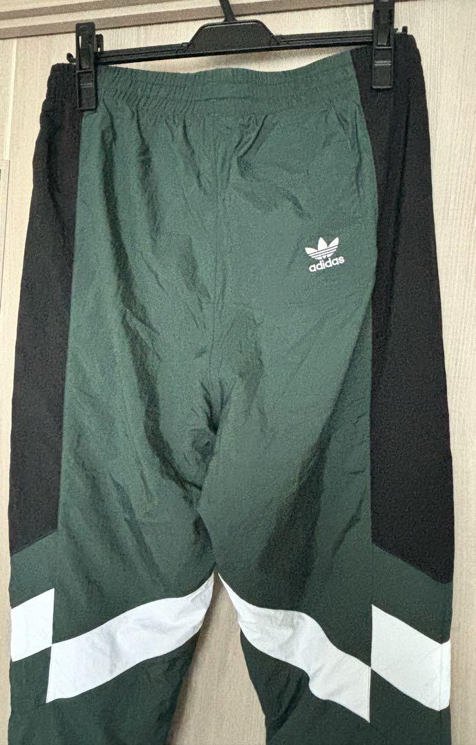 美品　adidas トラックパンツ ダークグリーン　送料込み