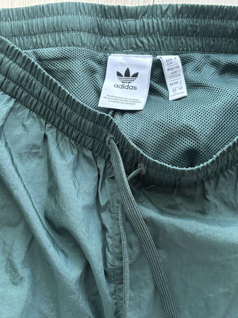 美品　adidas トラックパンツ ダークグリーン　送料込み