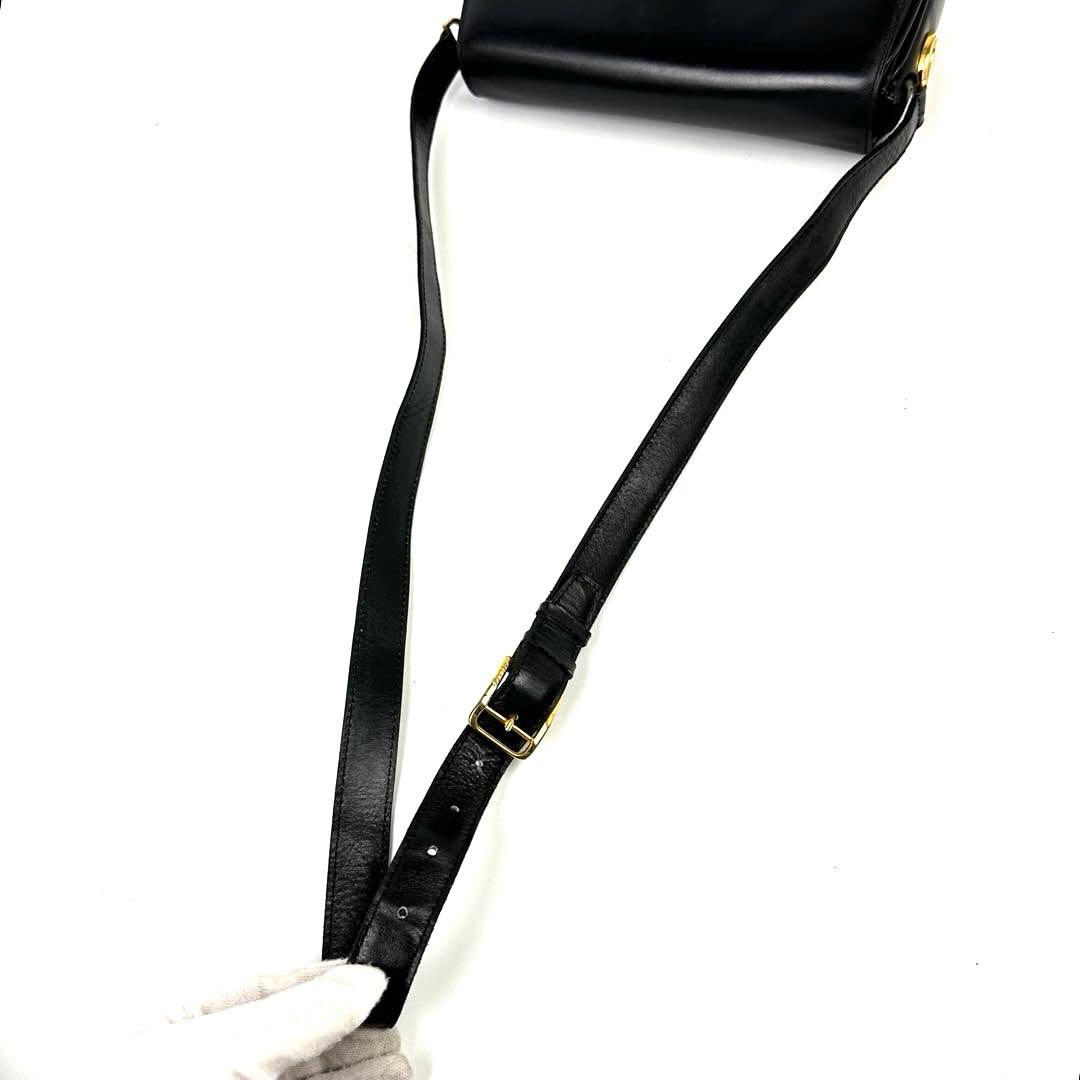 【美品】セリーヌ　ショルダーバッグ　ゴールド金具　レザー　フラップ　ブラック