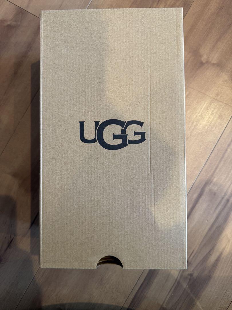 UGG