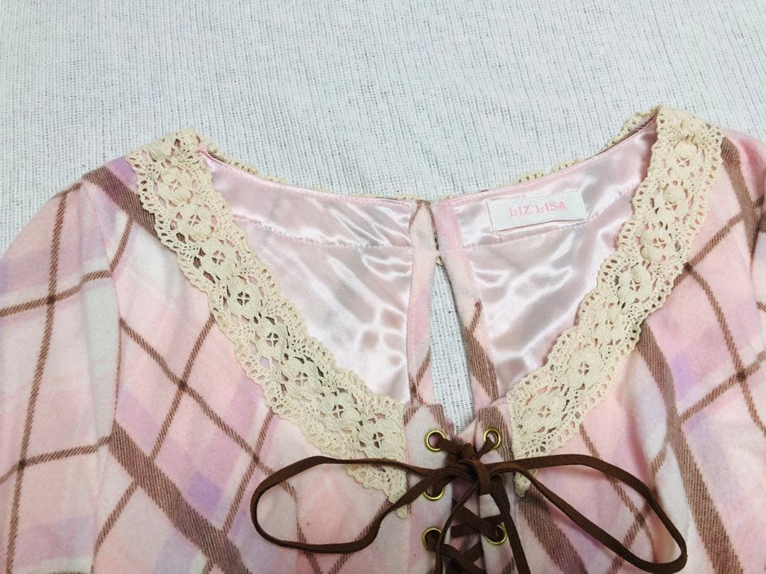 LIZLISAピンクチェックワンピース 編み上げリボン、起毛 もこもこ 秋冬 LIZLISAピンクチェックワンピース 編み上げリボン、起毛 もこもこ 秋冬