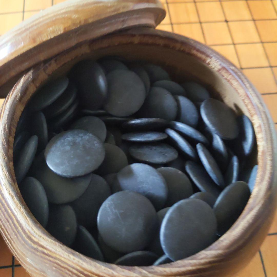囲碁石セット（白黒、木製容器付き）
