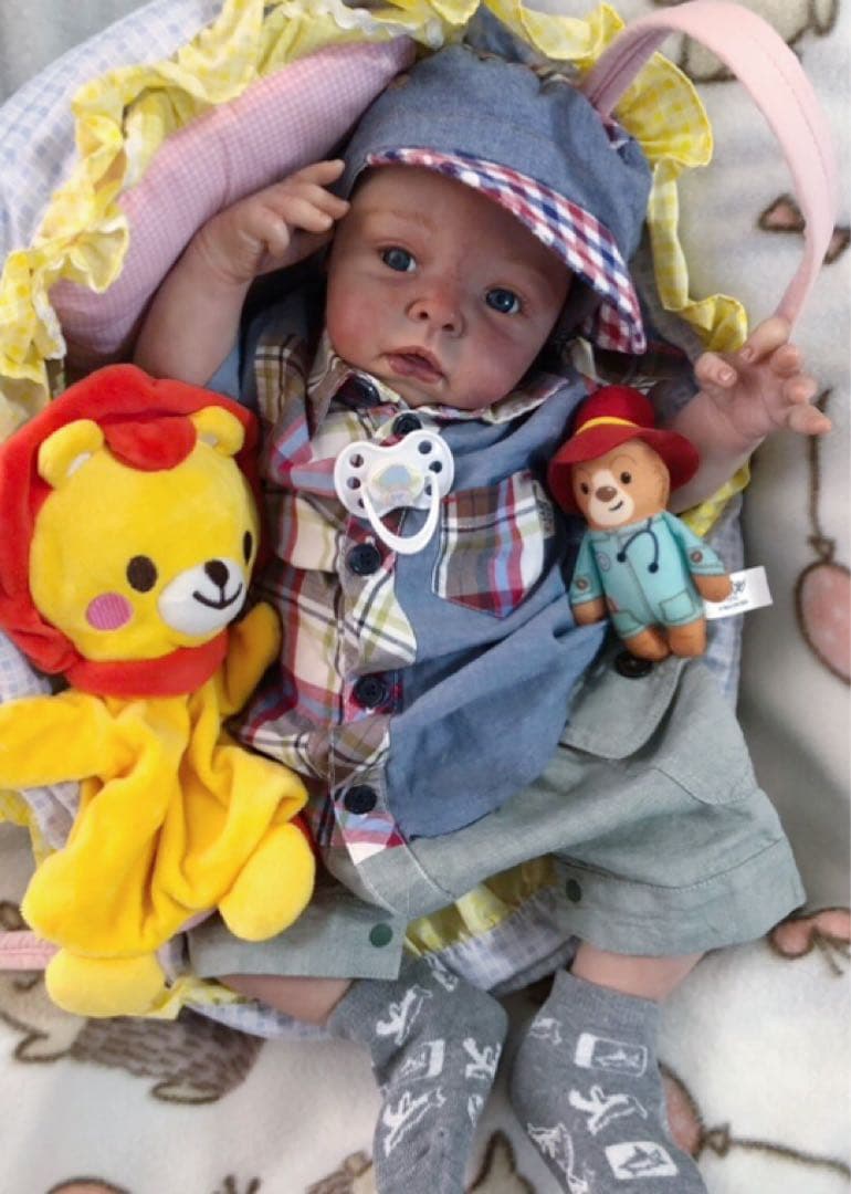 ♡Audrey by Adrie Stoete リボーンドール