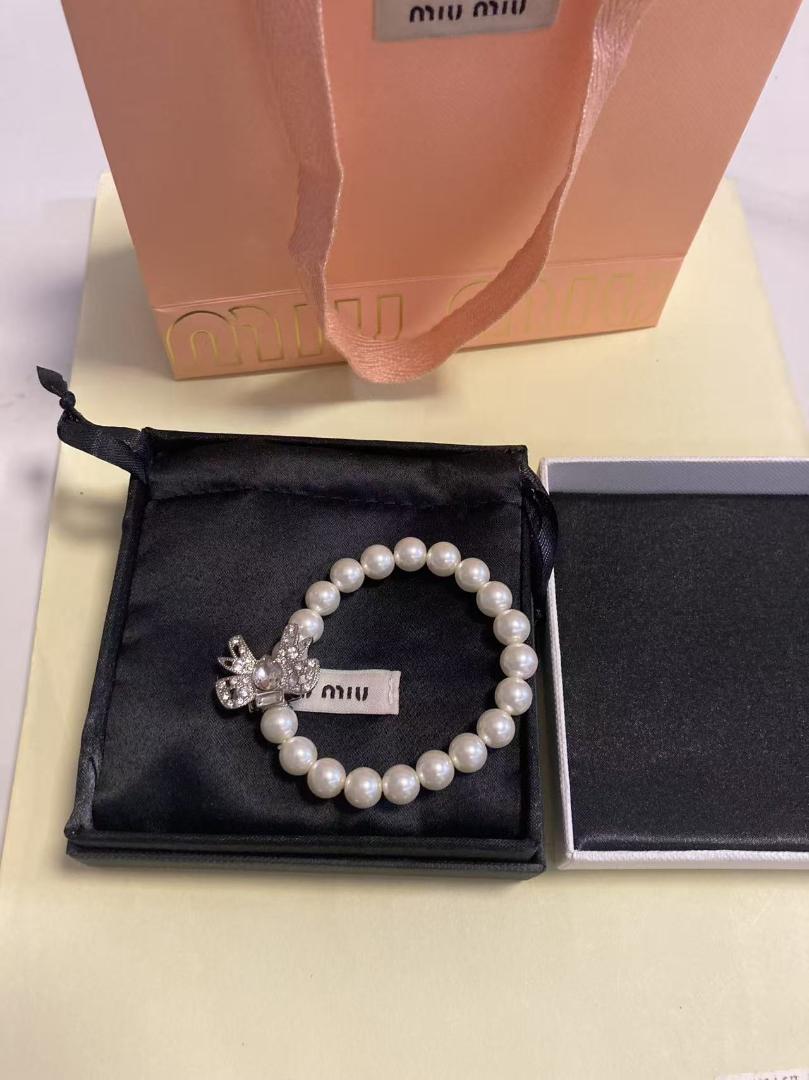 miu miu パールリボンブレスレット ブレスレット