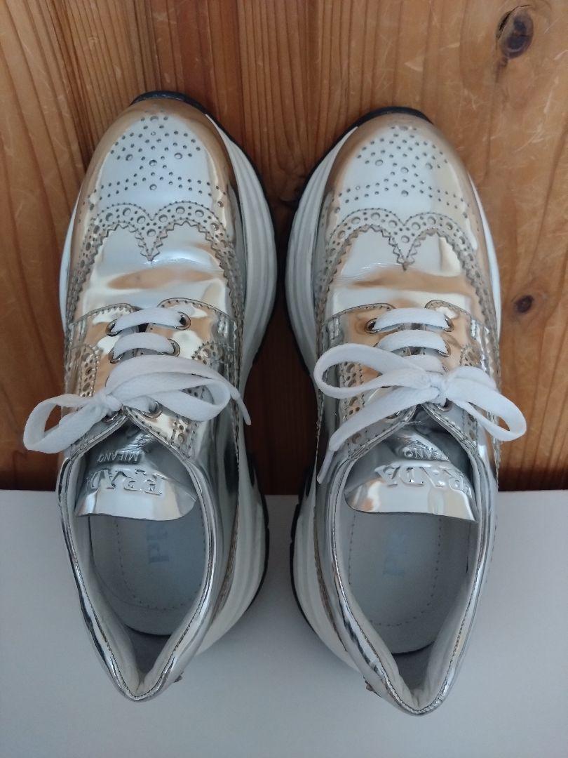 靴 PRADA