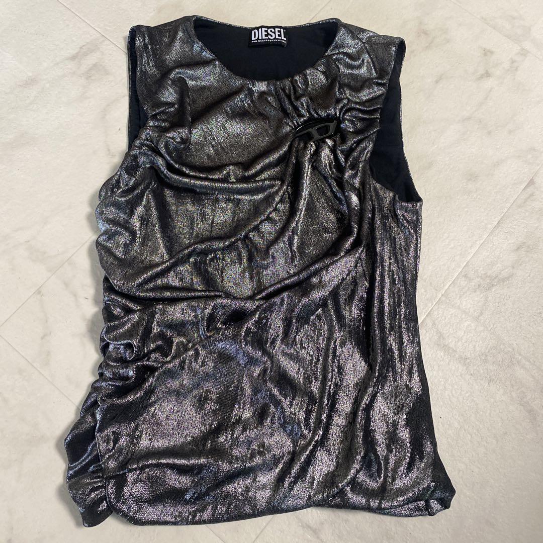 DIESEL オーバル メタルDロゴ シャイニータンクトップ