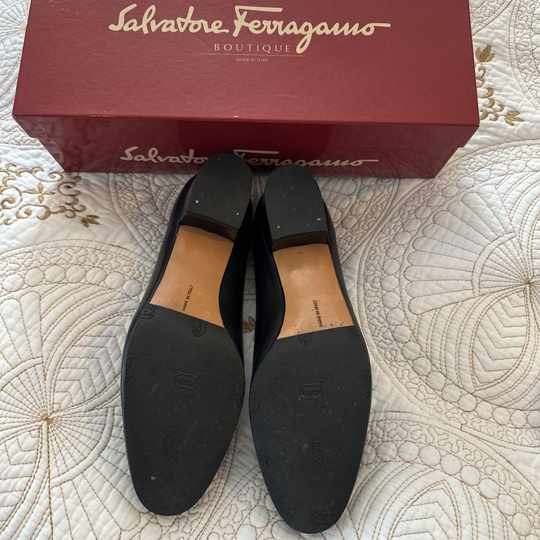 Salvatore Ferragamo 黒 7Ｃ　フェラガモ　未使用試履23㎝