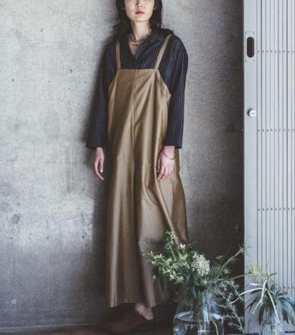 美品　miiThaaii ミーターイー チャリタリ サロペット ベージュ シルク