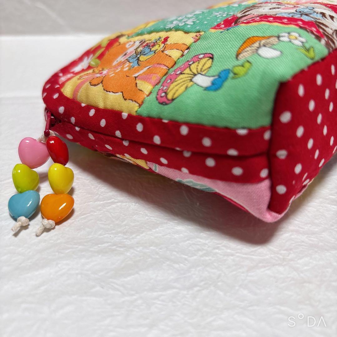 パッチワークポーチ 松山敦子さん生地 ハンドメイド - メルカリ パッチワークポーチ 松山敦子さん生地 ハンドメイド - メルカリ