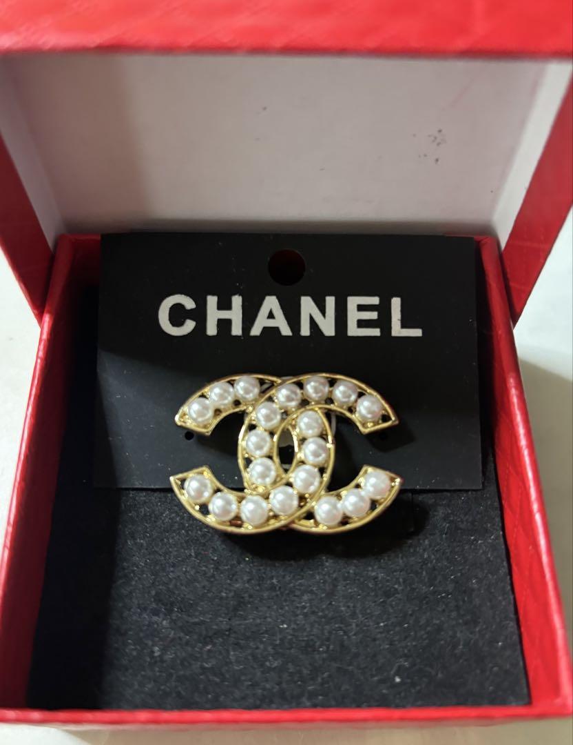 CHANEL パール装飾 CCロゴ ブローチ - メルカリ