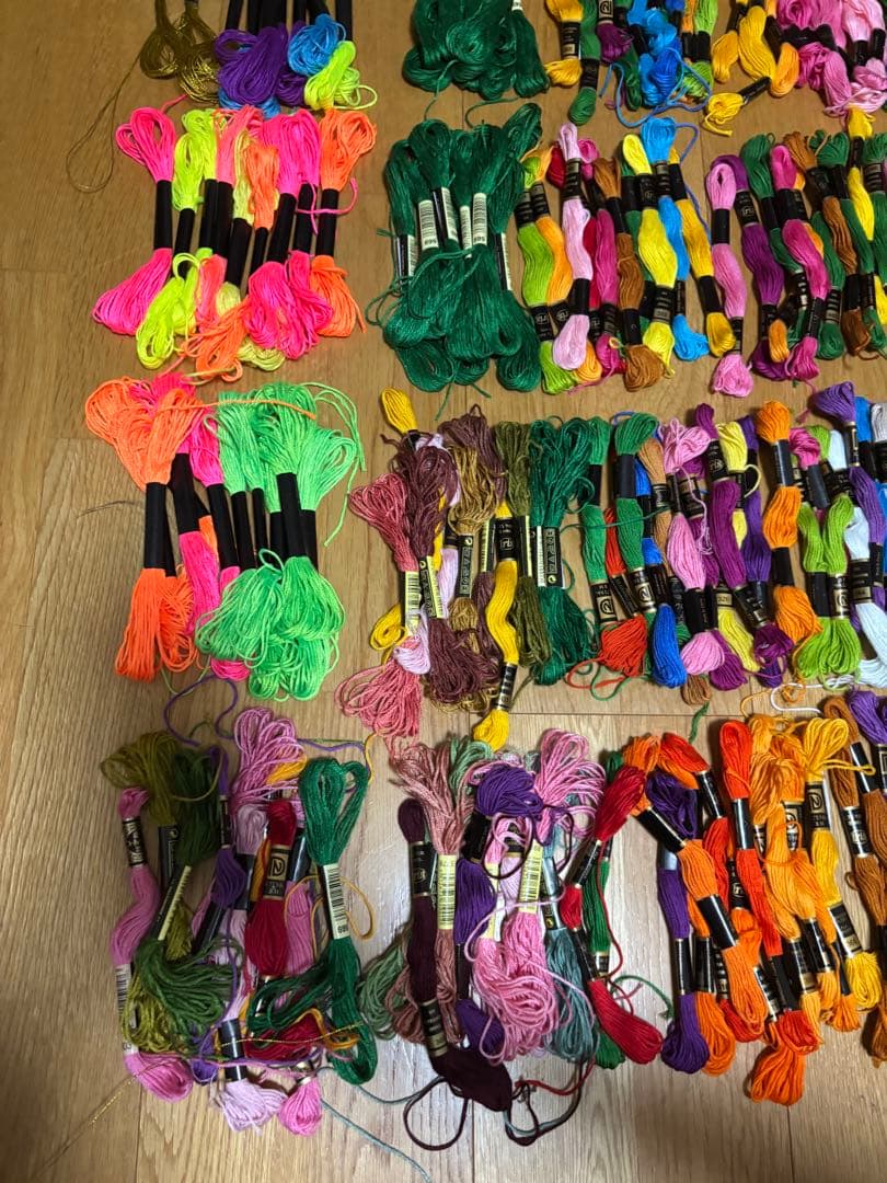 刺繍糸350本程度　カラフル　iris