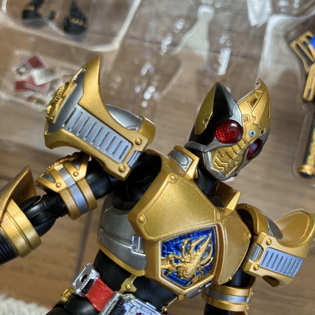 本物の フィギュアーツ 仮面ライダー ガヴ キングフォーム 剣 ブレイド 特撮