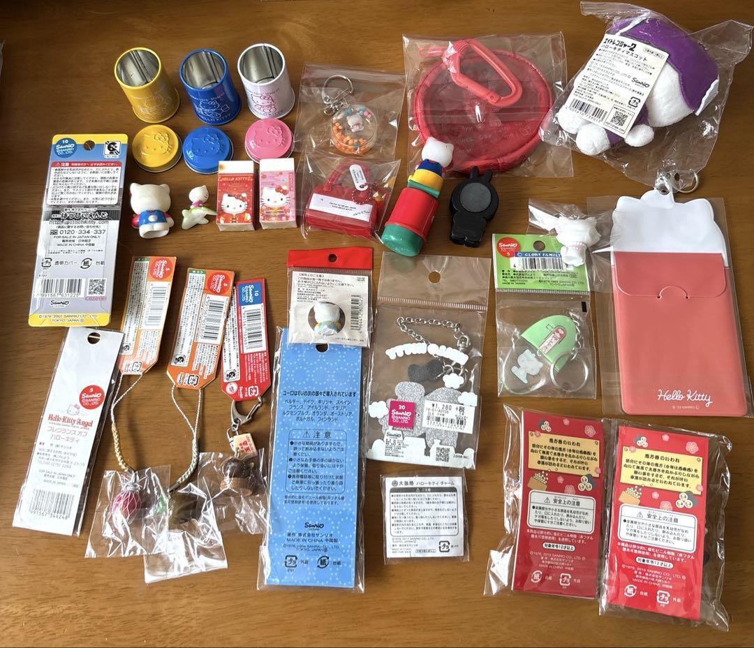ハローキティ　ご当地キティ　まとめ売り　ストラップ　チャーム　27点　平成レトロ