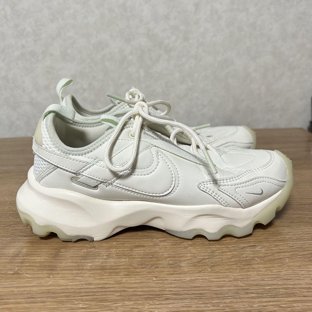 さぱな様 NIKE ナイキ TC 7900 白　プレミアム スニーカー　シューズ