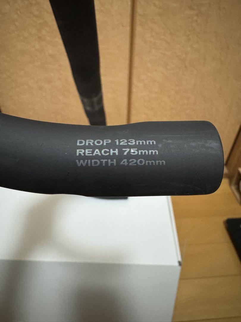 パーツ S-WORKS CARBON SHALLOW ROAD BAR 420mm
