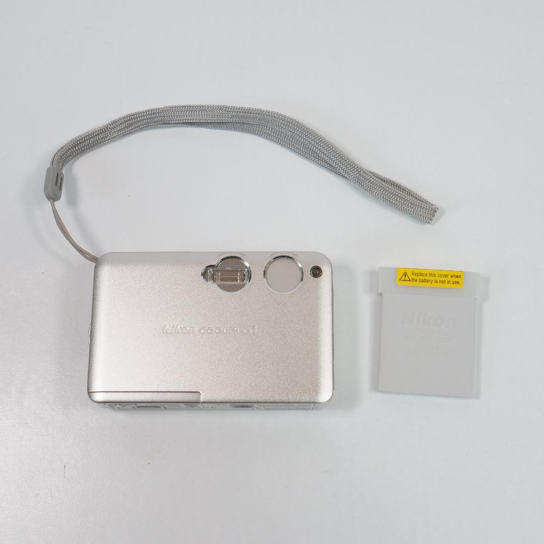 ほぼ新品✨Nikon ニコン COOLPIX S3 コンパクトデジタルカメラ