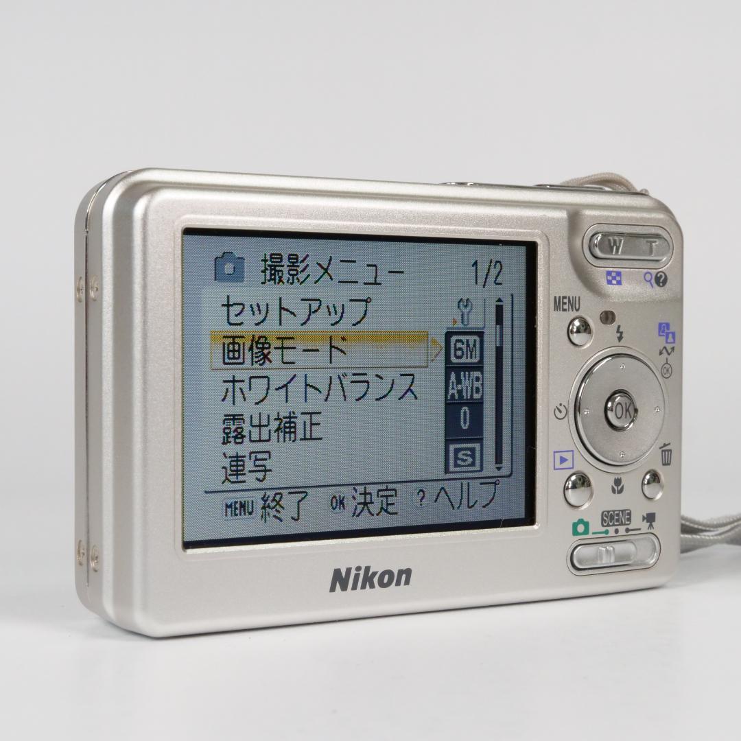 ほぼ新品✨Nikon ニコン COOLPIX S3 コンパクトデジタルカメラ