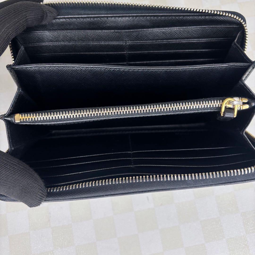 極美品　PRADA プラダ　財布　ラウンドファスナー　M08