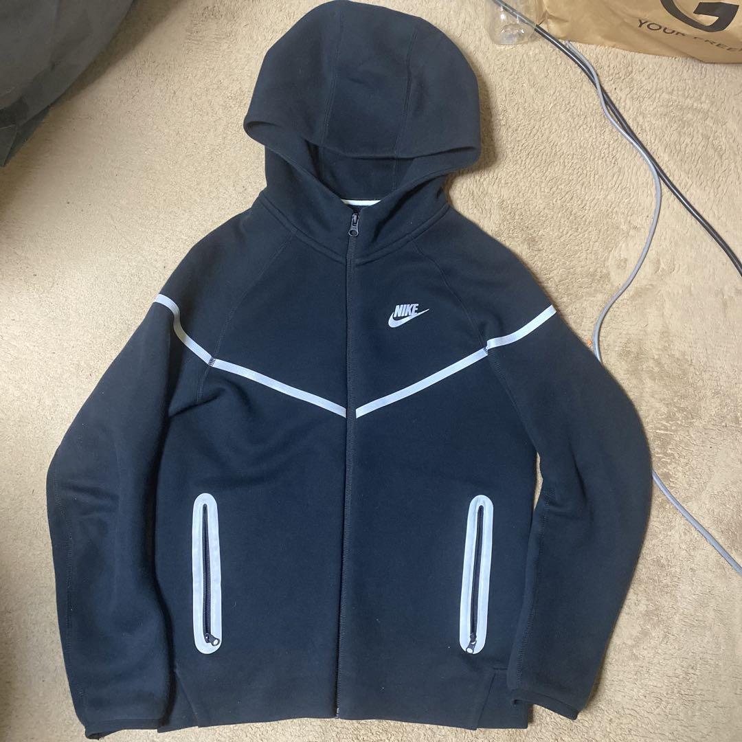 NIKEテックフリース ジュニア tee shyne着用170 NIKEテックフリース ジュニア tee shyne着用170