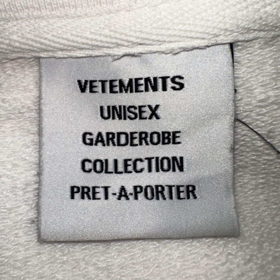 VETEMENTS ロゴ パーカー | ブラック | FARFETCH JP