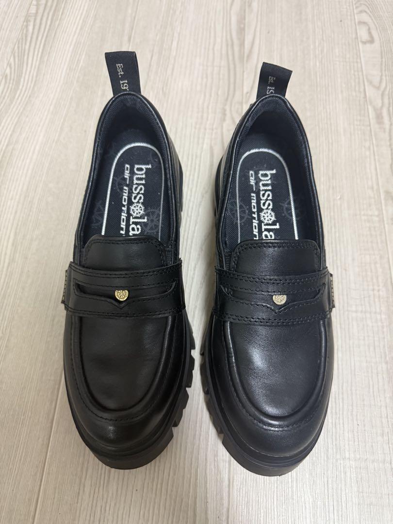 bussola ブラック ローファー