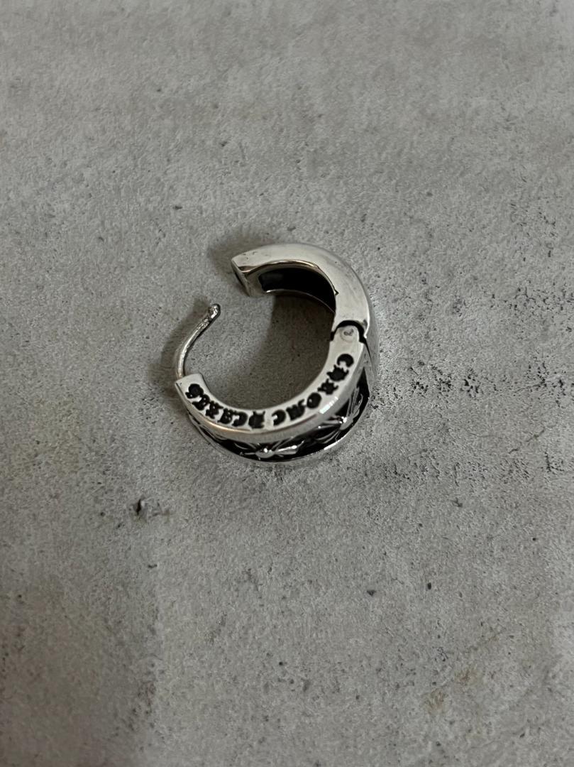 Chrome Hearts NARROW V-CHX BAND ピアス