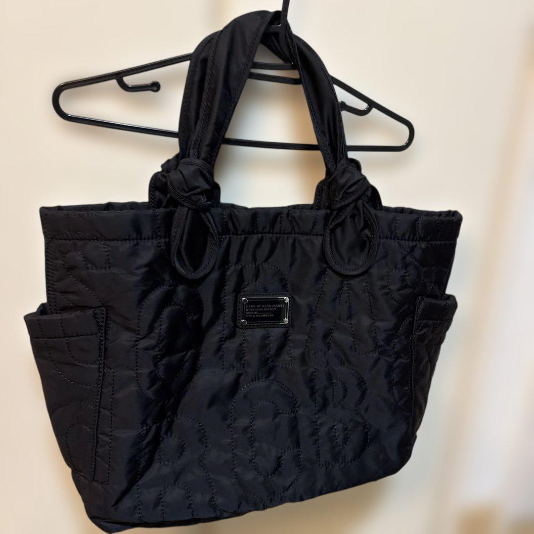 MARC JACOBSマークジェイコブズ ブラック トートバッグ - メルカリ
