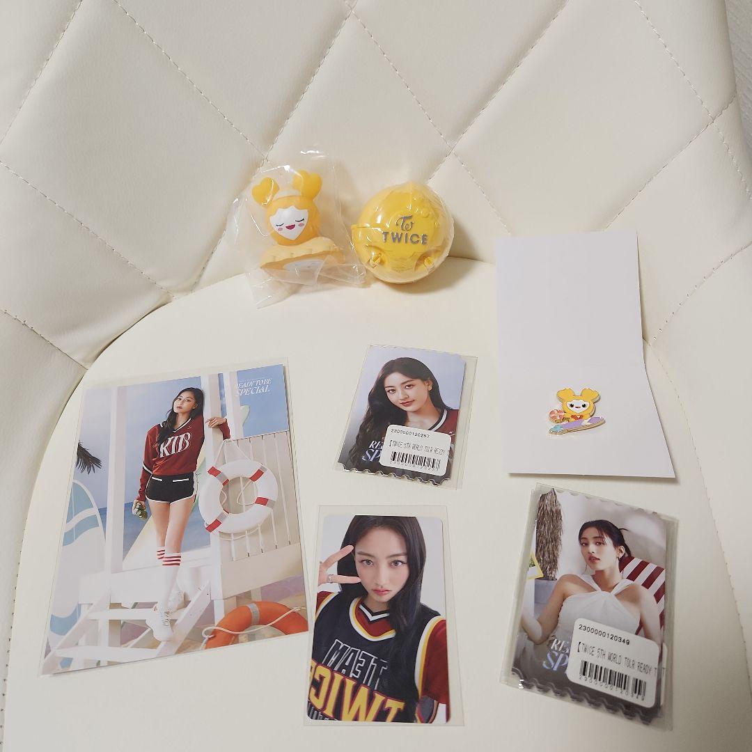 TWICE ジヒョフォトカード・グッズセット - メルカリ