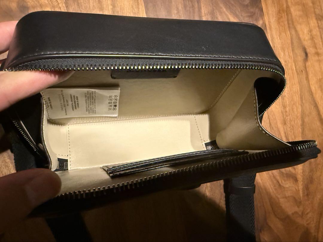 【美品】モンクレール　クロスボディバッグ
