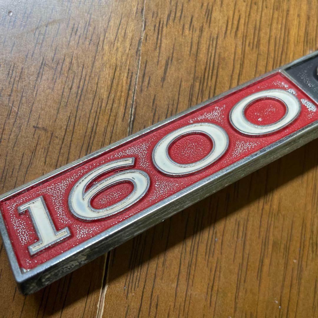 ニッサン 510ブルーバード1600SSSのエンブレム左右セット