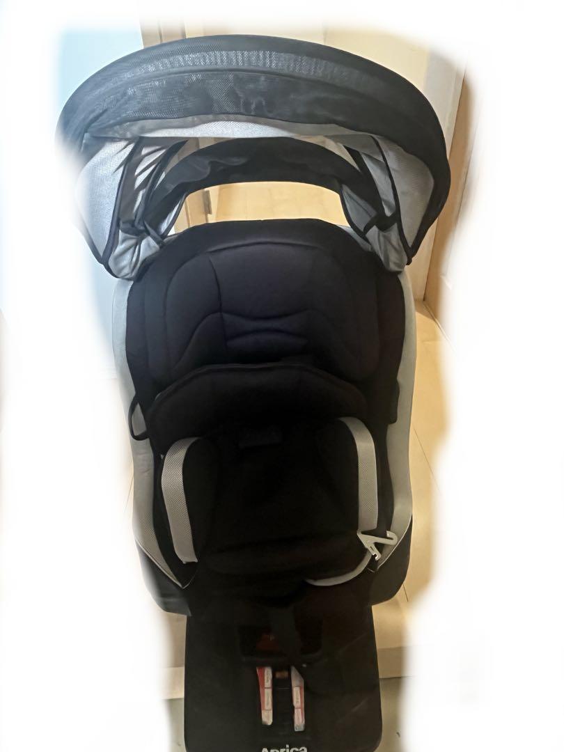 ISOFIX アップリカ チャイルドシート クルリラ 車