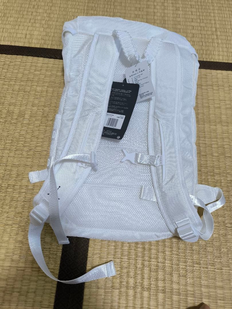NIKE JORDAN ホワイト ジャンプマンロゴ リュックサック NIKE JORDAN ホワイト ジャンプマンロゴ リュックサック