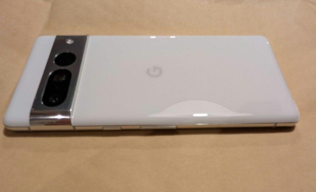 Google Pixel 7 Pro Snow 画面割れあり