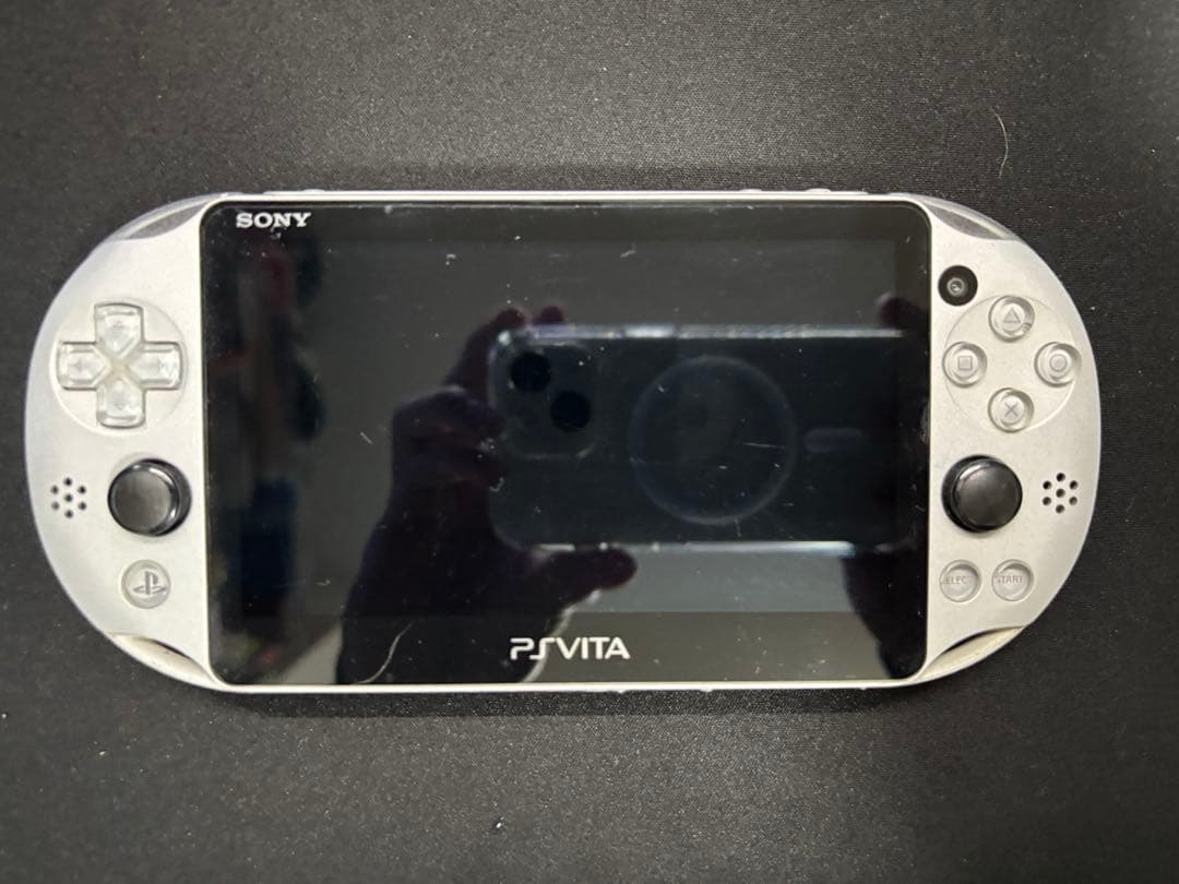 PS Vita シルバー 本体 ジャンク メモリ32gbPlayStation Vita