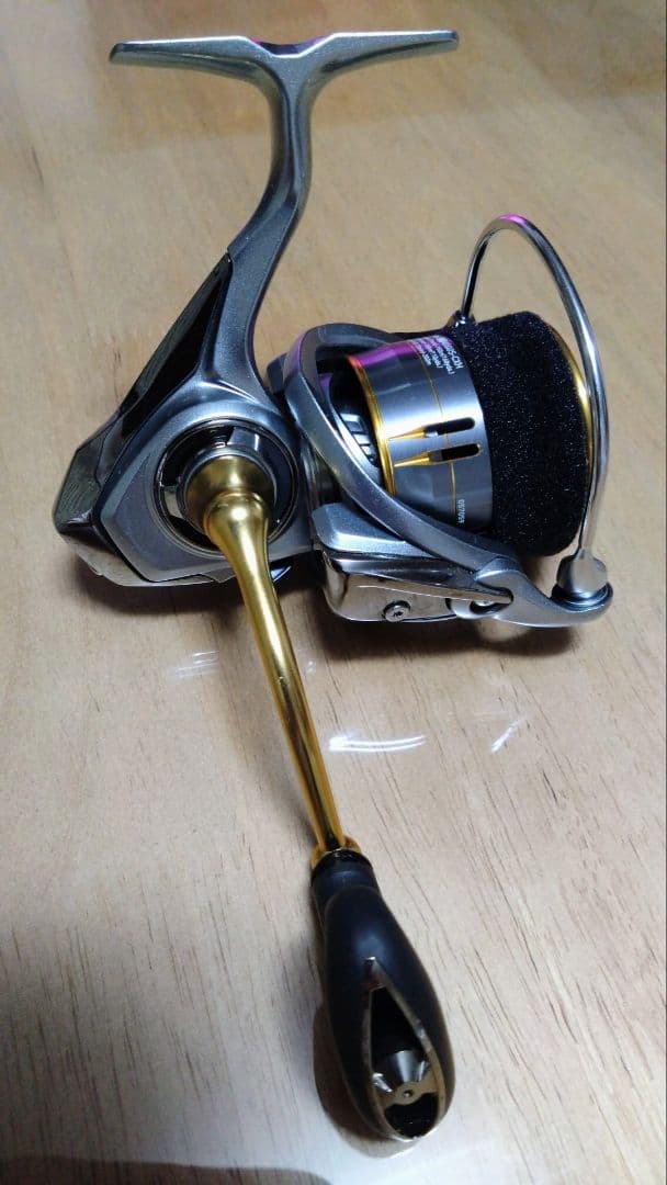 DAIWA FREAMS LT4000S-CXH スピニングリール