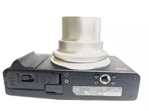 ［ほぼ新品］FUJIFILM XQ2 シルバー コンパクトデジタルカメラ