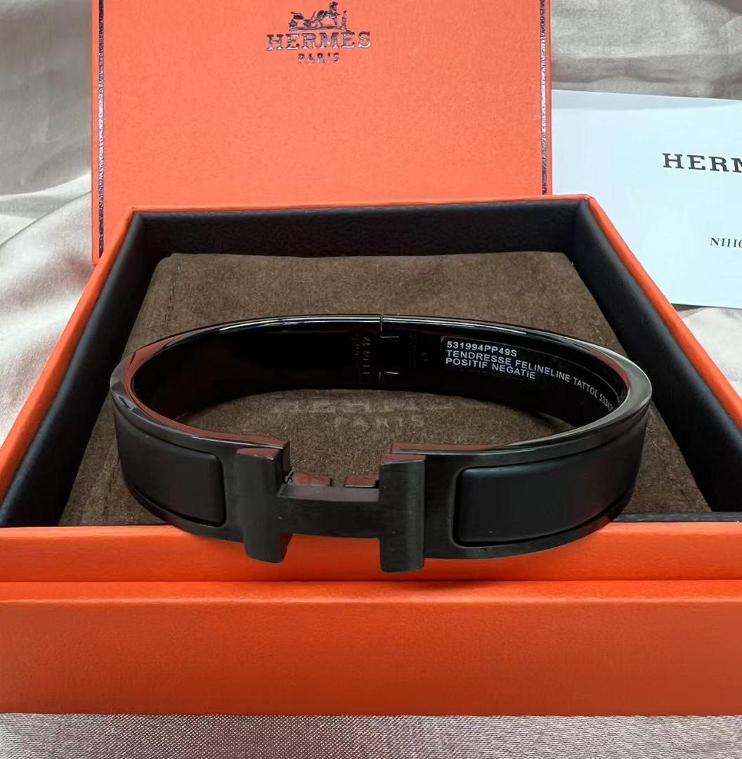 大人気新品をすべて HERMES メルカリ - レザーブレスレット ブラック アクセサリー