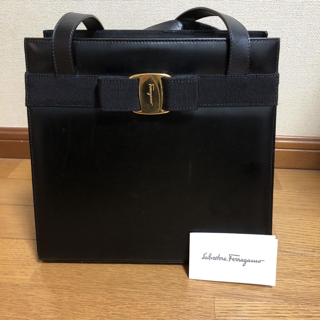 Salvatore Ferragamo】からヴァラリボン2WAYショルダーバッグ