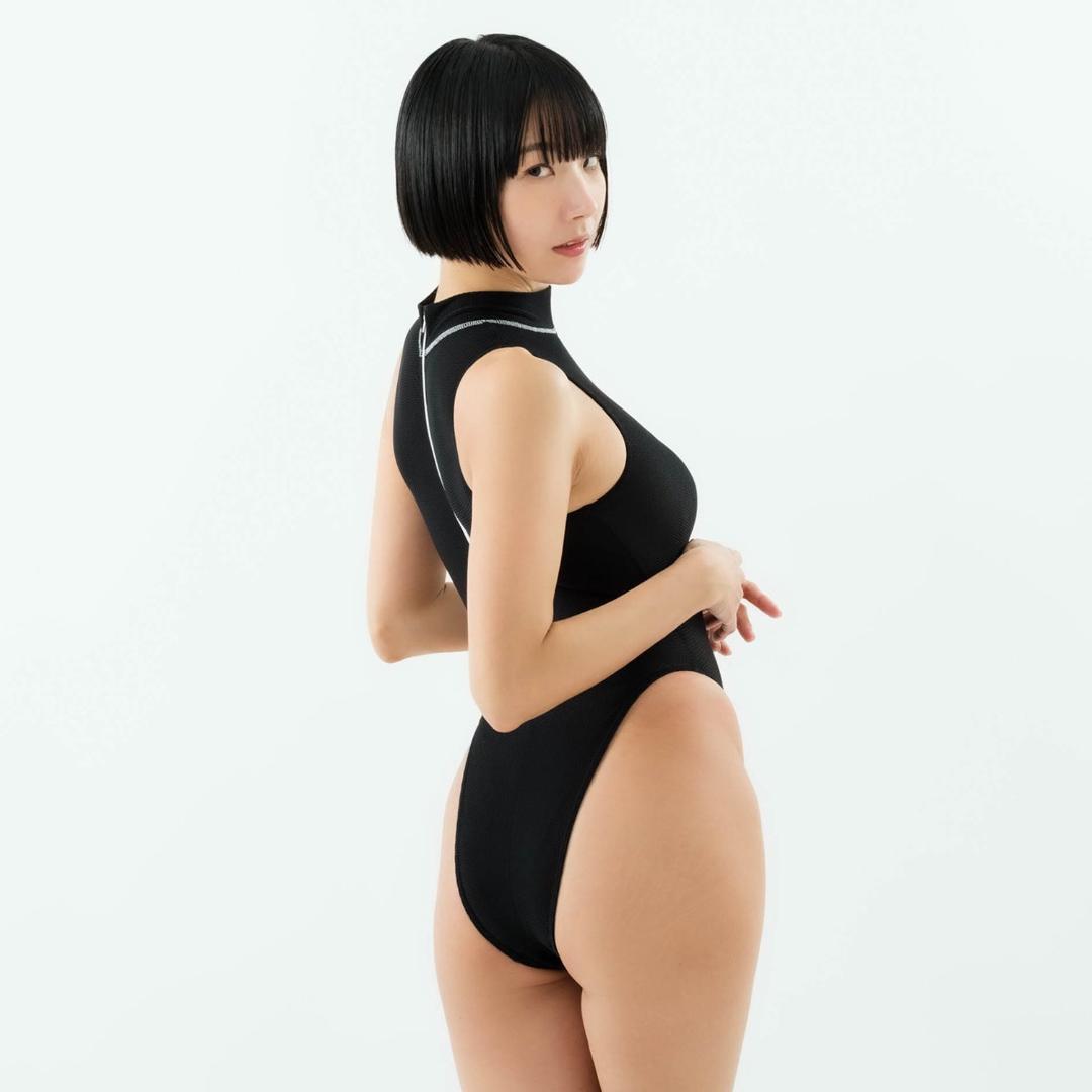 リアライズ　競泳水着コスチューム ハイネック　Mサイズ　ブラック