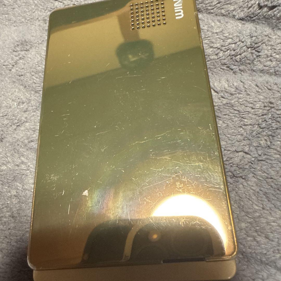 TOSHIBA W55T ゴールド 折りたたみ携帯電話 ガラケー 五条悟