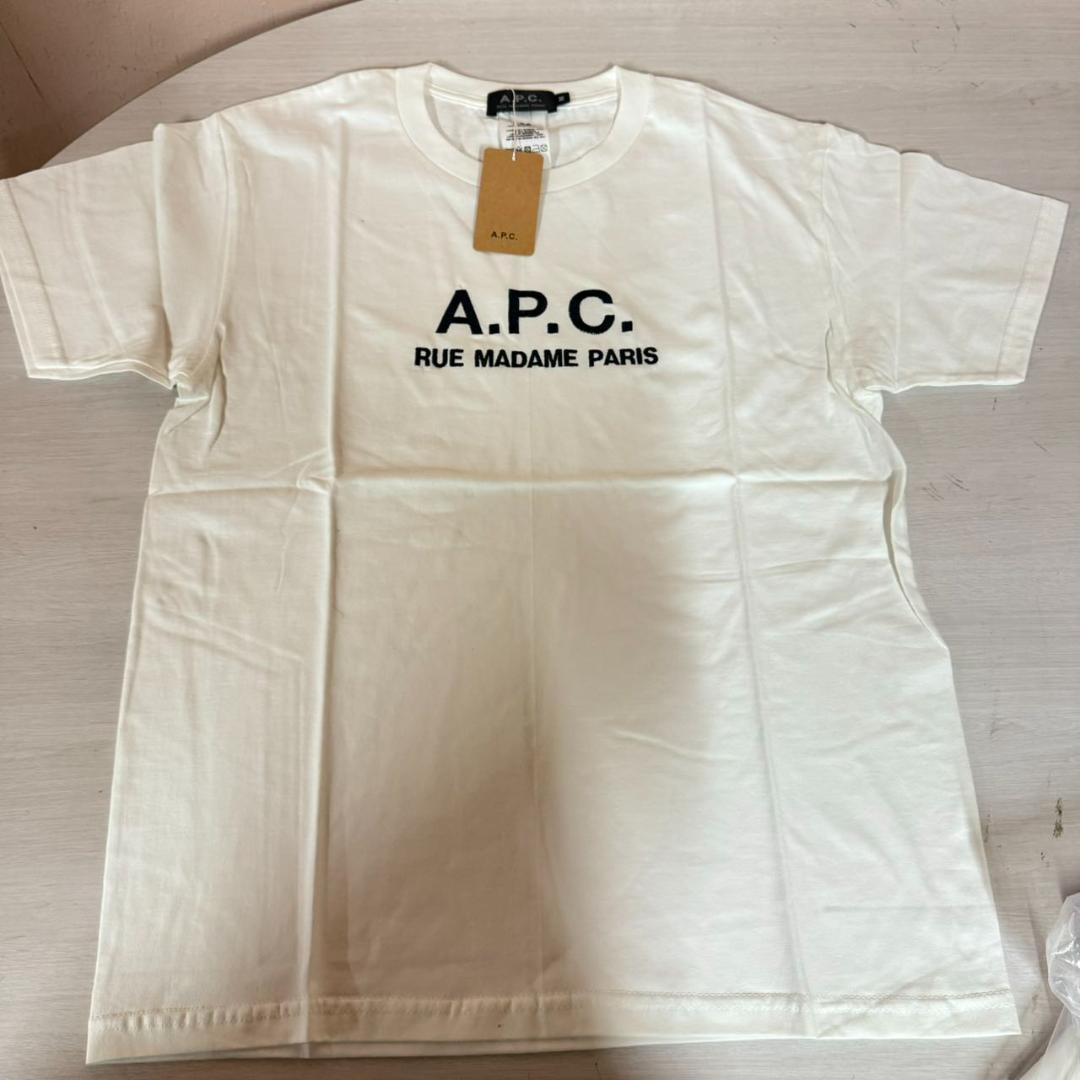 白の半袖33 7,600円