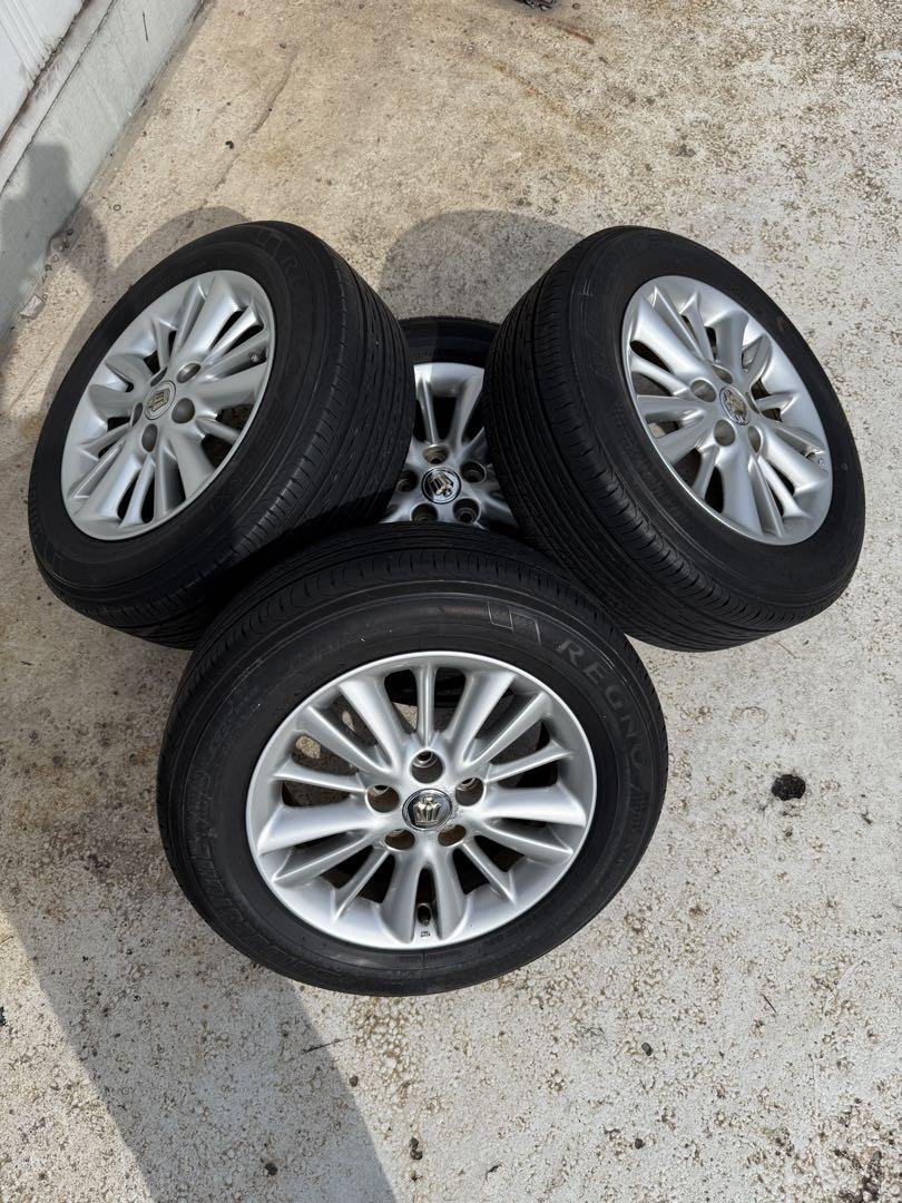 クラウン純正ホイール ブリジストンタイヤ付 GRS182